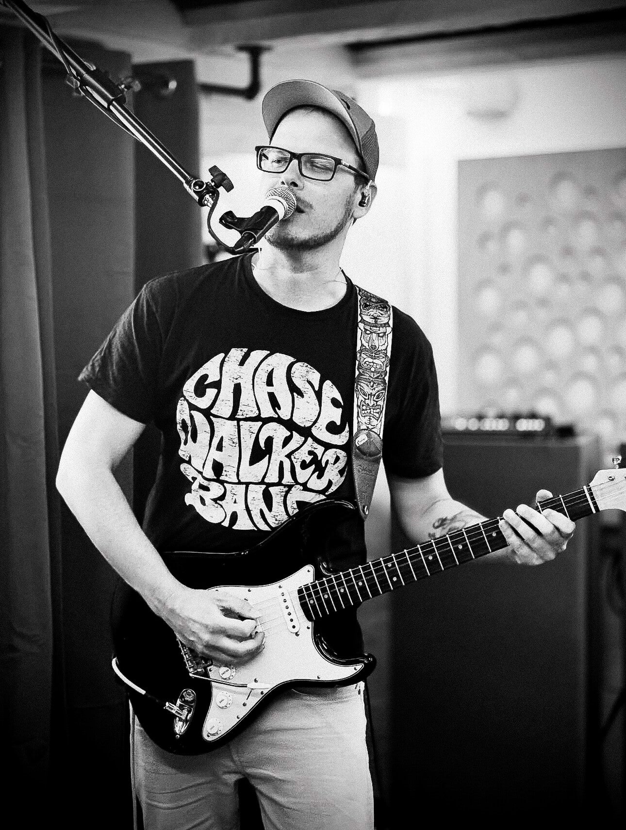 Stefan Wasner mit Gitarre